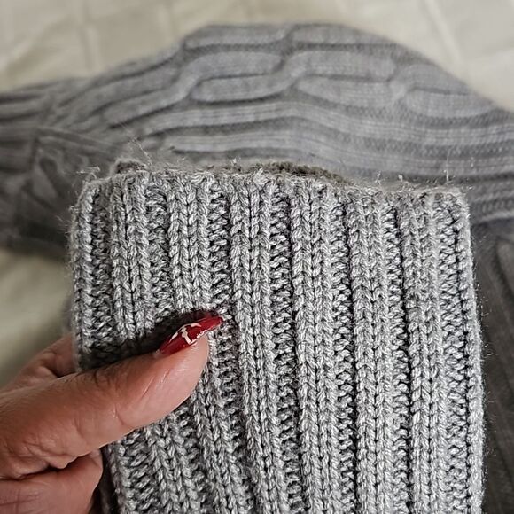 Seductions Knitted Long Sleeves Sweater Medium Gray - Picture 10 of 16